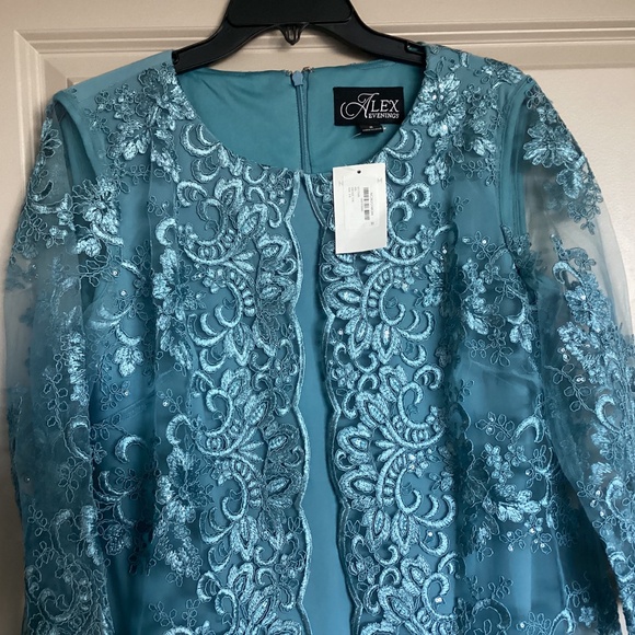 Alex Evenings Embroidered Three-Quarter Sleeve Shift Dress, size 8 - Picture 6 of 14